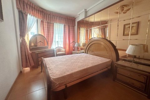 Apartamento en venta en Torrevieja, Alicante, España 4 dormitorios, 130 m2 No. 190577 - foto 5