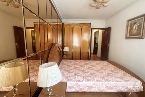 Apartamento en venta en Torrevieja, Alicante, España 4 dormitorios, 130 m2 No. 190577 - foto 6