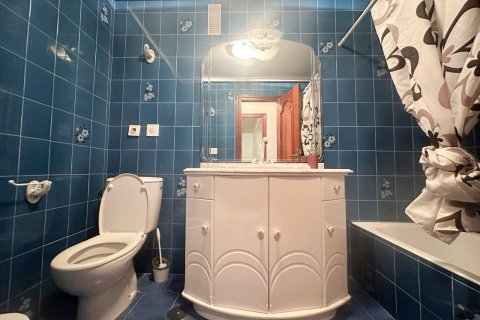 Apartamento en venta en Torrevieja, Alicante, España 4 dormitorios, 130 m2 No. 190577 - foto 4