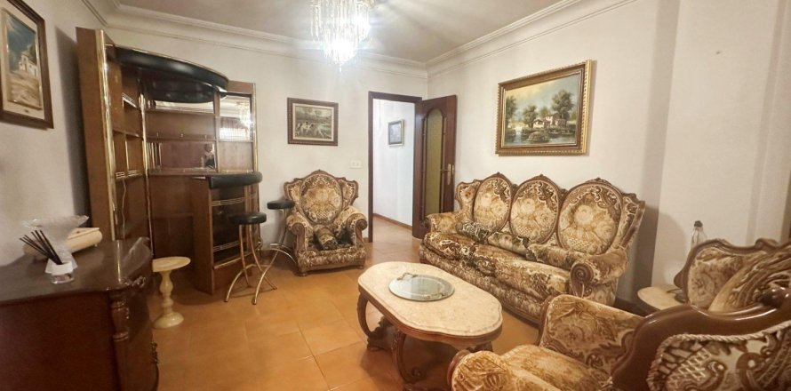 Apartamento en Torrevieja, Alicante, España 4 dormitorios, 130 m2 No. 190577