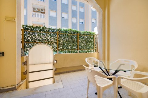 Apartamento en venta en Torrevieja, Alicante, España 2 dormitorios, 67 m2 No. 190579 - foto 30