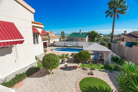 Villa till salu Ciudad Quesada, Alicante, Spanien 2 sovrum, 140 kvm. Nr. 139130 - foto 4