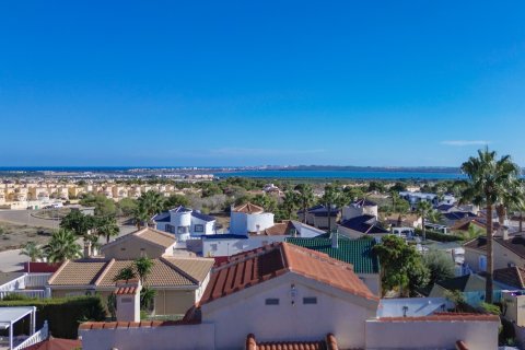 Villa till salu Ciudad Quesada, Alicante, Spanien 2 sovrum, 140 kvm. Nr. 139130 - foto 2