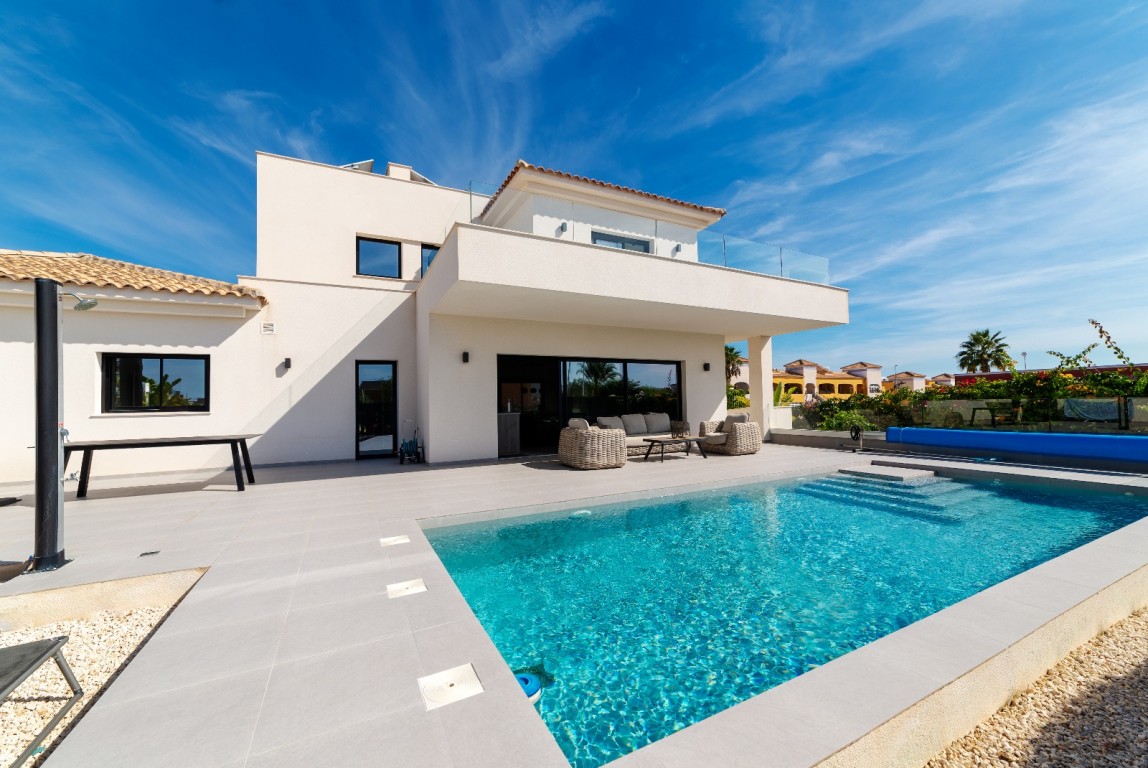 Huvila Los Montesinos, Alicante, Espanja 4 makuuhuonetta, 454 m2 No. 139126