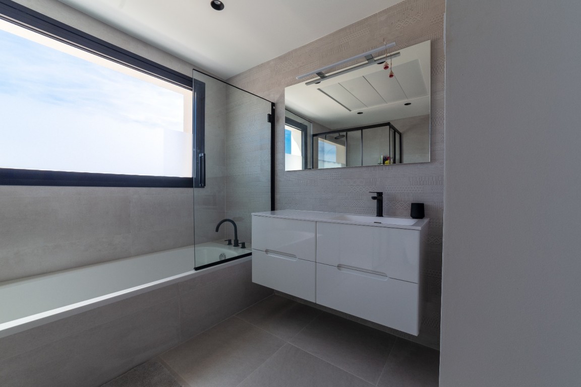 Huvila Los Montesinos, Alicante, Espanja 4 makuuhuonetta, 454 m2 No. 139126