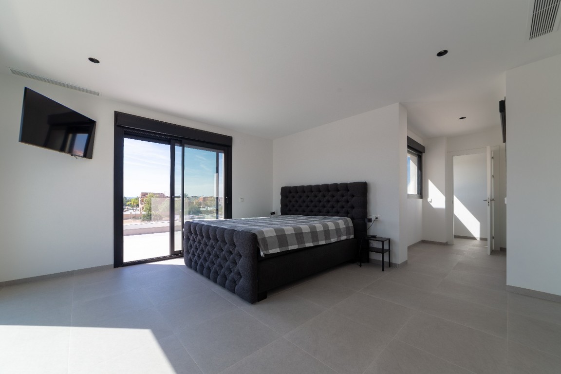 Huvila Los Montesinos, Alicante, Espanja 4 makuuhuonetta, 454 m2 No. 139126