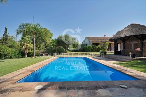 House for sale in Estepona, Malaga, Spain 4 bedrooms, 580 sq.m. No. 157744 - photo 2