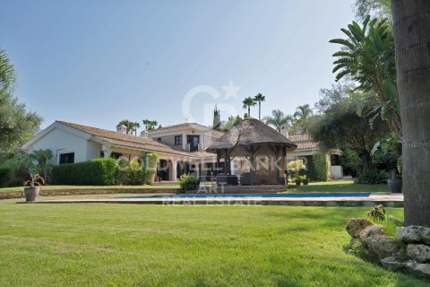 House for sale in Estepona, Malaga, Spain 4 bedrooms, 580 sq.m. No. 157744 - photo 16