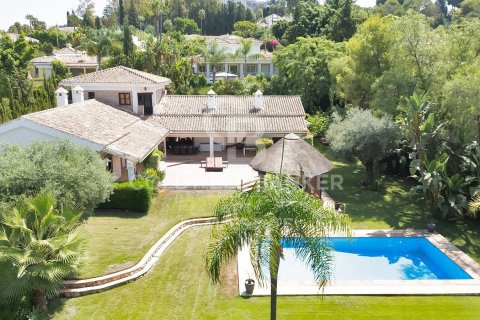 House for sale in Estepona, Malaga, Spain 4 bedrooms, 580 sq.m. No. 157744 - photo 17