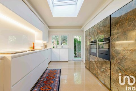 Hus till salu i Madrid, Spanien 6 sovrum, 323 kvm. Nr. 154206 - foto 5