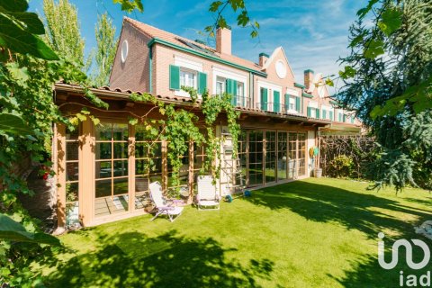 Hus till salu i Madrid, Spanien 6 sovrum, 323 kvm. Nr. 154206 - foto 3