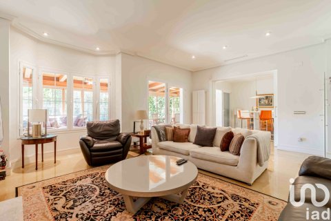 Hus till salu i Madrid, Spanien 6 sovrum, 323 kvm. Nr. 154206 - foto 4