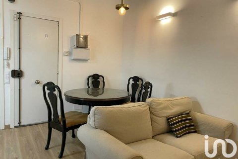 Продажа квартиры в Барселона, Испания 2 спальни, 50м2 №154207 - фото 6