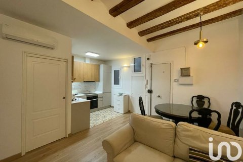 Продажа квартиры в Барселона, Испания 2 спальни, 50м2 №154207 - фото 7