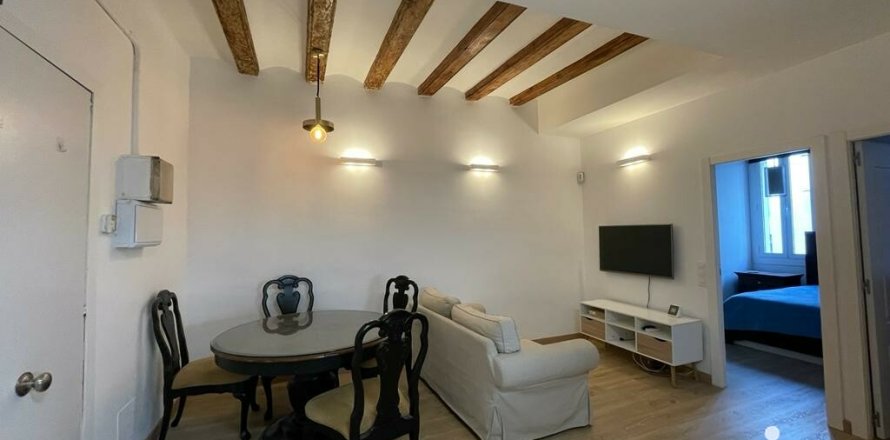 Квартира в Барселона, Испания 2 спальни, 50м2 №154207