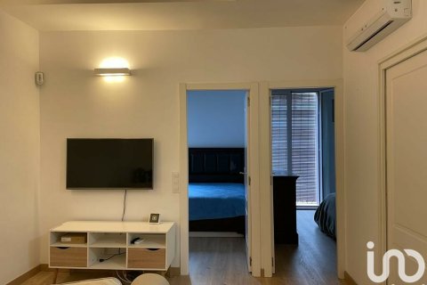 Продажа квартиры в Барселона, Испания 2 спальни, 50м2 №154207 - фото 3