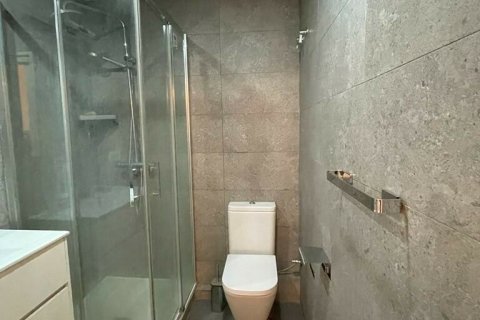 Продажа квартиры в Барселона, Испания 2 спальни, 50м2 №154207 - фото 12