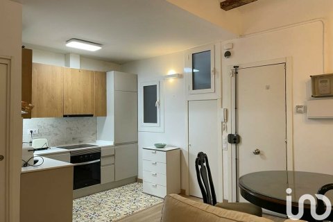 Продажа квартиры в Барселона, Испания 2 спальни, 50м2 №154207 - фото 8