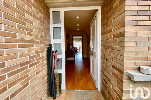 Продажа дома в Сан-Висенс де Монтальт, Барселона, Испания 5 спален, 279м2 №154210 - фото 3