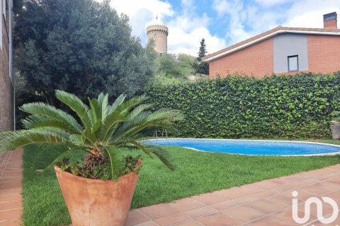 Casa a Sant Vicenc De Montalt, Barcelona, Spagna 5 camere da letto, 279 mq. N° 154210