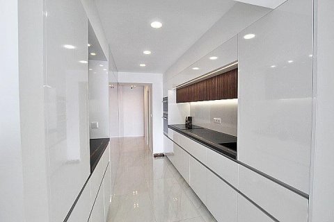 Apartamento en venta en Torrevieja, Alicante, España 2 dormitorios, 99 m2 No. 155671 - foto 9