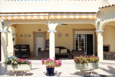 Villa à vendre Punta Prima, Alicante, Espagne, 4 chambres, 250 m2 No. 118894 - photo 3