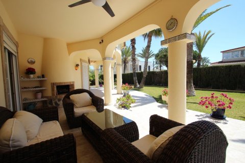 Villa à vendre Punta Prima, Alicante, Espagne, 4 chambres, 250 m2 No. 118894 - photo 22