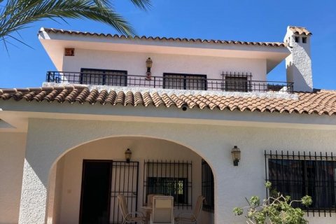 Villa for sale Cabo Roig, Alicante, Spain 4 bedrooms, 360 sq.m. No. 118889 - photo 1
