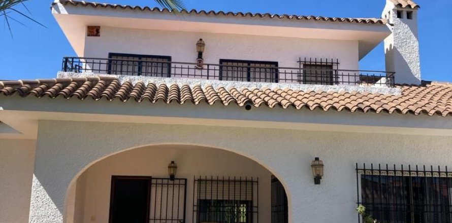 Villa Cabo Roig, Alicante, Spain 4 bedrooms, 360 sq.m. No. 118889
