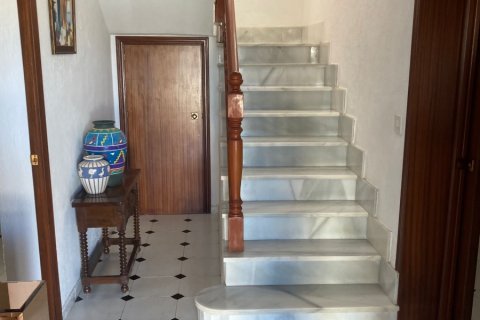 Villa for sale Cabo Roig, Alicante, Spain 4 bedrooms, 360 sq.m. No. 118889 - photo 19