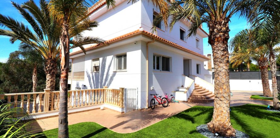 Вилла в Дехеса де Кампоамор, Аликанте, Испания 5 спален, 250м2 №118886