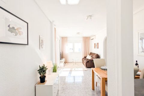 Lägenhet till salu i Torrevieja, Alicante, Spanien 3 sovrum, 82 kvm. Nr. 144405 - foto 13