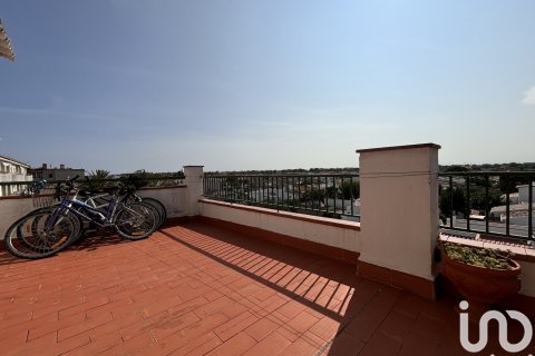 Penthouse for sale in Empuriabrava, Girona, Spain 2 bedrooms, 54 sq.m. No. 186128 - photo 3