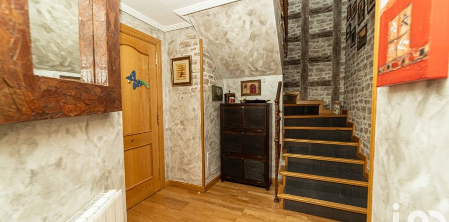 Duplex a Leon, Spagna 3 camere da letto, 131 mq. N° 186126