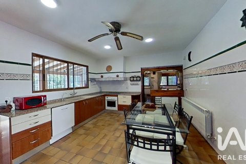 Продажа дома в Альбасете, Испания 4 спальни, 600м2 №187728 - фото 7