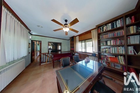 Продажа дома в Альбасете, Испания 4 спальни, 600м2 №187728 - фото 28