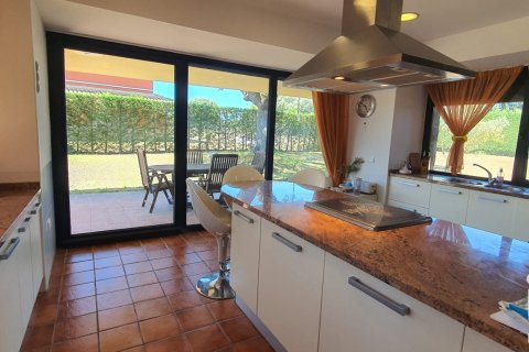 Продажа квартиры в Карраскаль-де-Баррегас, Саламанка, Испания 6 спален, 604м2 №187732 - фото 6