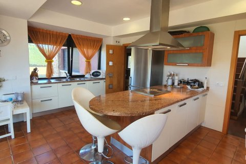 Продажа квартиры в Карраскаль-де-Баррегас, Саламанка, Испания 6 спален, 604м2 №187732 - фото 5