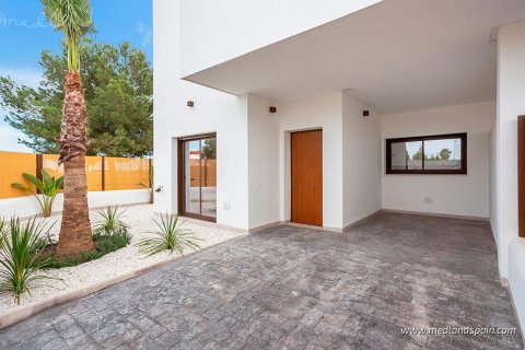 Huoneisto myytävänä Los Alcazares, Murcia, Espanja, 3 makuuhuonetta, 81 m2 No. 164751 - kuva 11