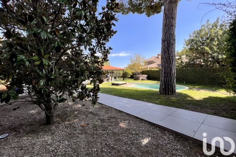 Hus till salu i Cabrera de Mar, Barcelona, Spanien 4 sovrum, 1059 kvm. Nr. 154077 - foto 4