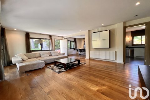 Hus till salu i Cabrera de Mar, Barcelona, Spanien 4 sovrum, 1059 kvm. Nr. 154077 - foto 7