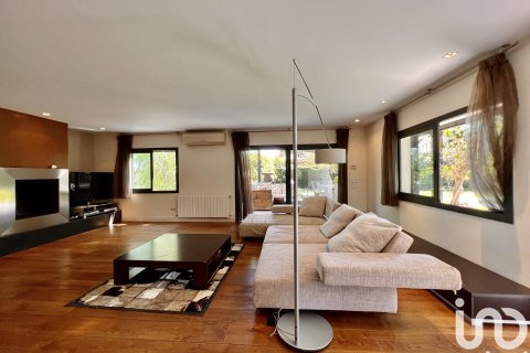 Hus till salu i Cabrera de Mar, Barcelona, Spanien 4 sovrum, 1059 kvm. Nr. 154077 - foto 6