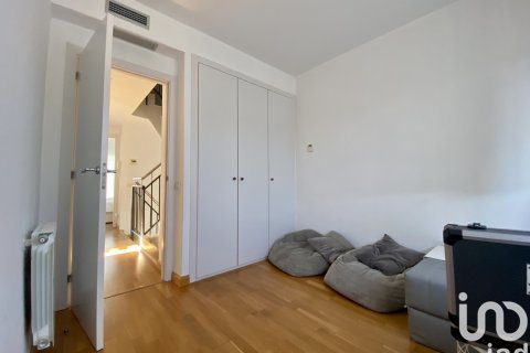 Продажа дома в Сан-Андреу-де-Льяванерес, Барселона, Испания 4 спальни, 275м2 №154074 - фото 19