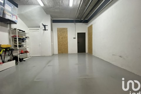 Продажа дома в Сан-Андреу-де-Льяванерес, Барселона, Испания 4 спальни, 275м2 №154074 - фото 25