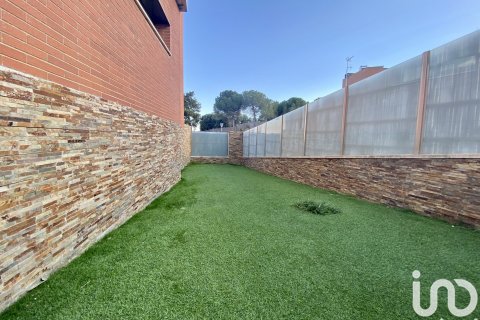 Продажа дома в Сан-Андреу-де-Льяванерес, Барселона, Испания 4 спальни, 275м2 №154074 - фото 27