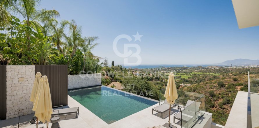 Villa a Marbella, Malaga, Spagna 4 camere da letto, 456 mq. N° 156725