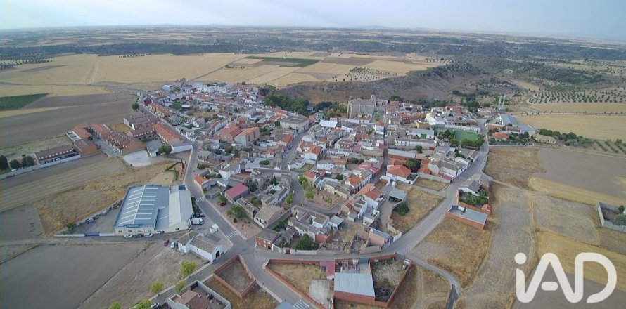 Commercial property à Velada, Toledo, Espagne 1800 m2 No. 188227