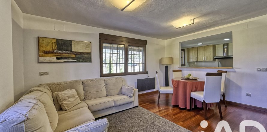 Apartamento en Teruel, España 2 dormitorios, 88 m2 No. 184903