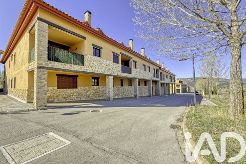 Apartamento en venta en Teruel, España 2 dormitorios, 88 m2 No. 184903 - foto 2