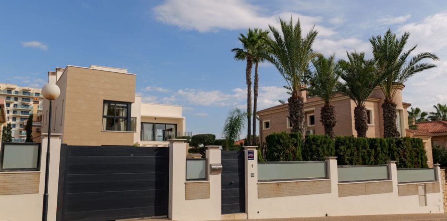 Вилла в Торревьеха, Аликанте, Испания 3 спальни, 430м2 №164954